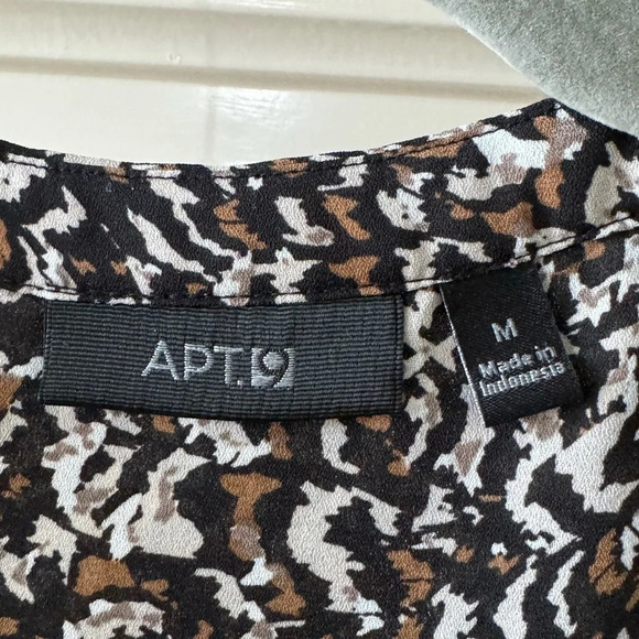 Apt 9 Women's Sleeveless Blouse- Medium - Picture 3 of 5